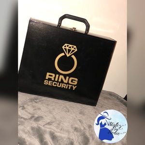 Ring Bear ‘Ring Security’ Suitcase